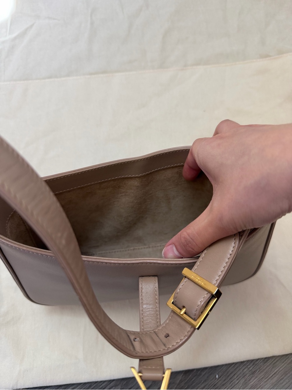 SAINT LAURENT LE 5 A 7 HOBO BAG - Picture 13 of 16